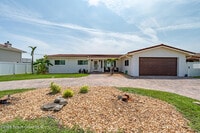 Building Photo - 1110 S Banana River Dr