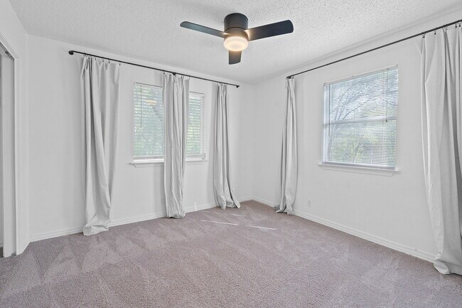 Building Photo - 5402 Jeffburn Cove