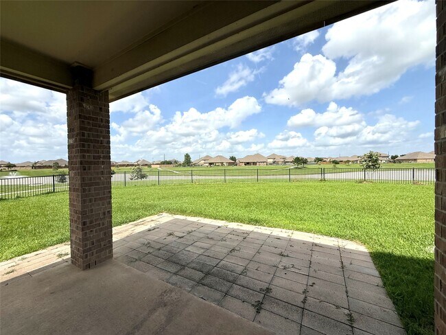 Building Photo - 23603 Legano Dr