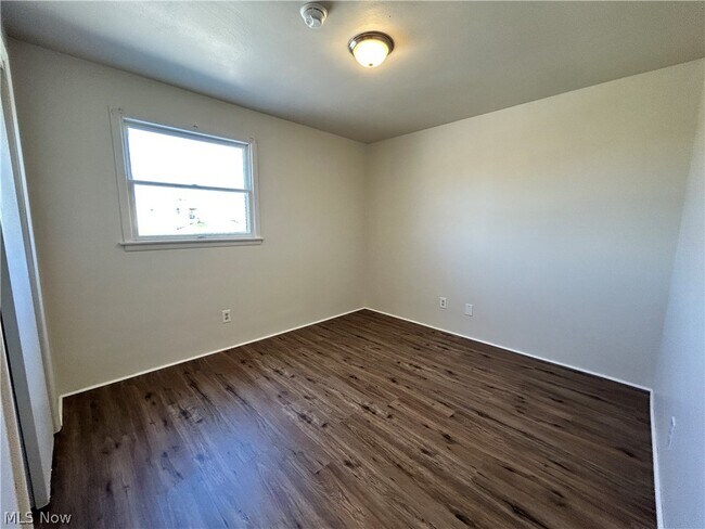 Building Photo - 213 Concord Ct