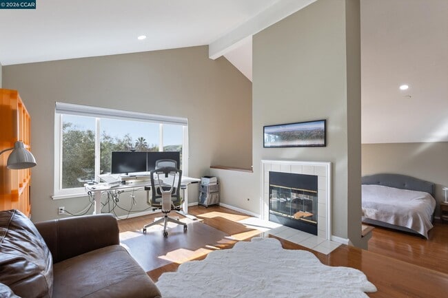 Building Photo - 342 Newcastle Ln