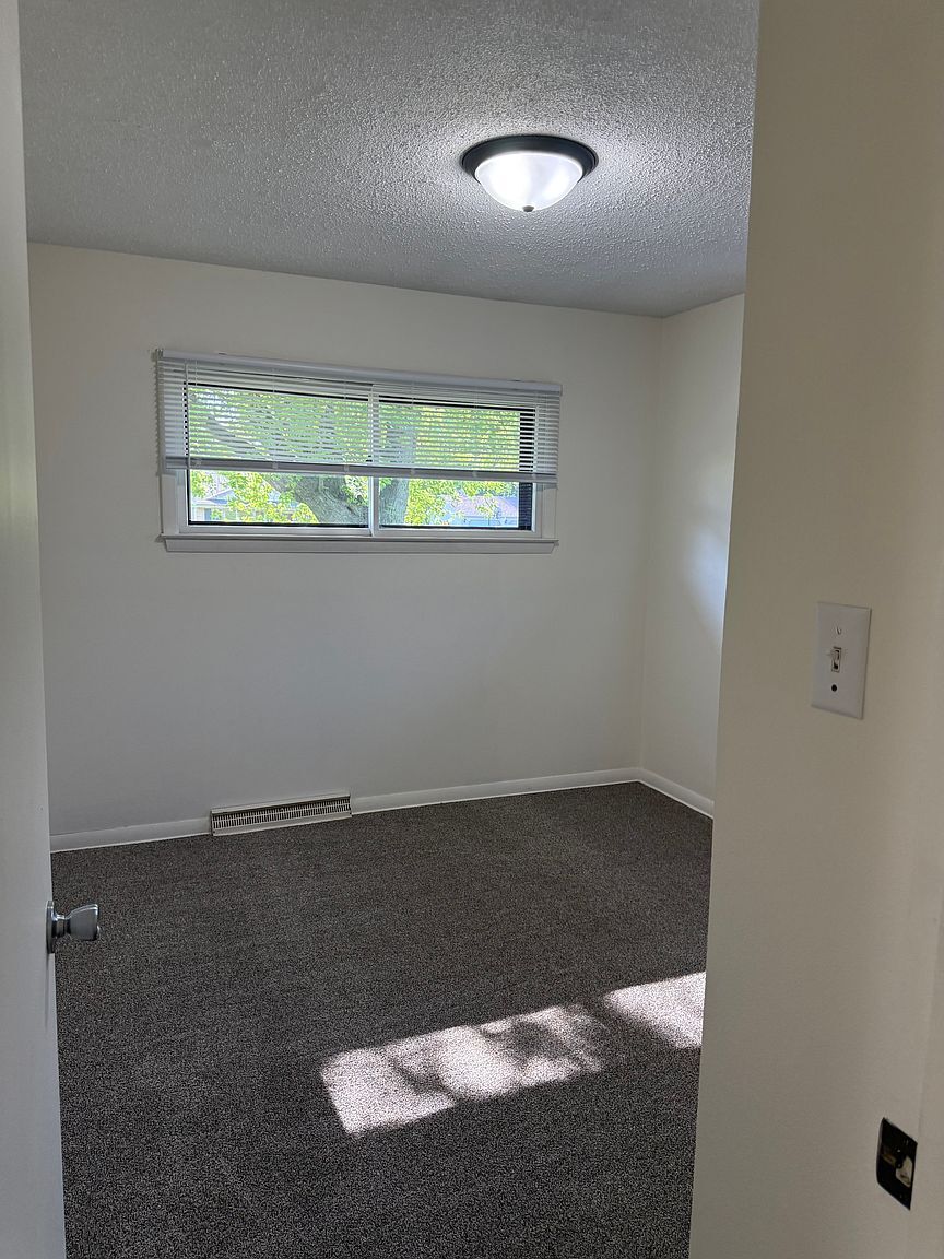 Building Photo - 8840 S Carol Ct