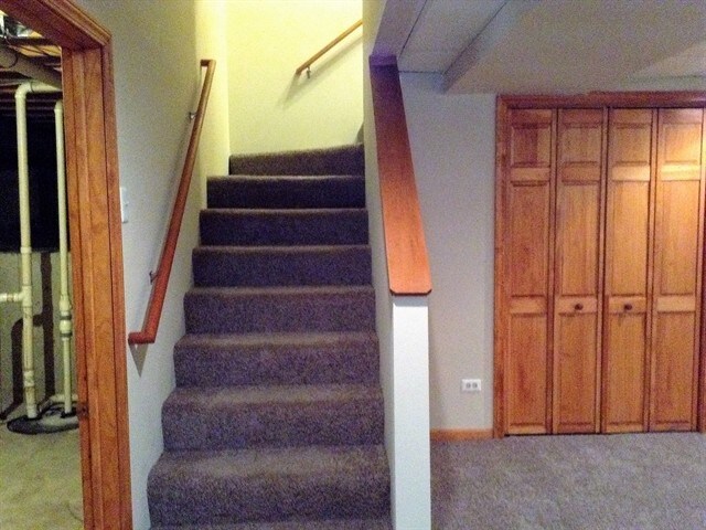 Building Photo - 1404 Lily Cache Ln