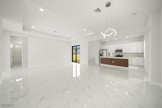 Building Photo - 9 NW 14th Pl