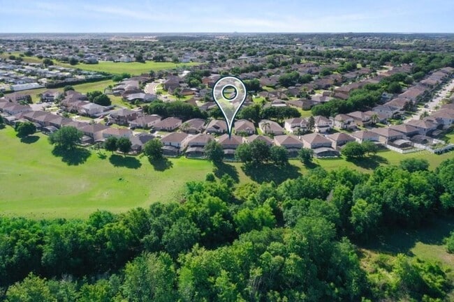 Building Photo - 701 Kettering Rd