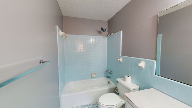 Building Photo - Roomy 3/2, quiet neighborhood/Lawncare inc...