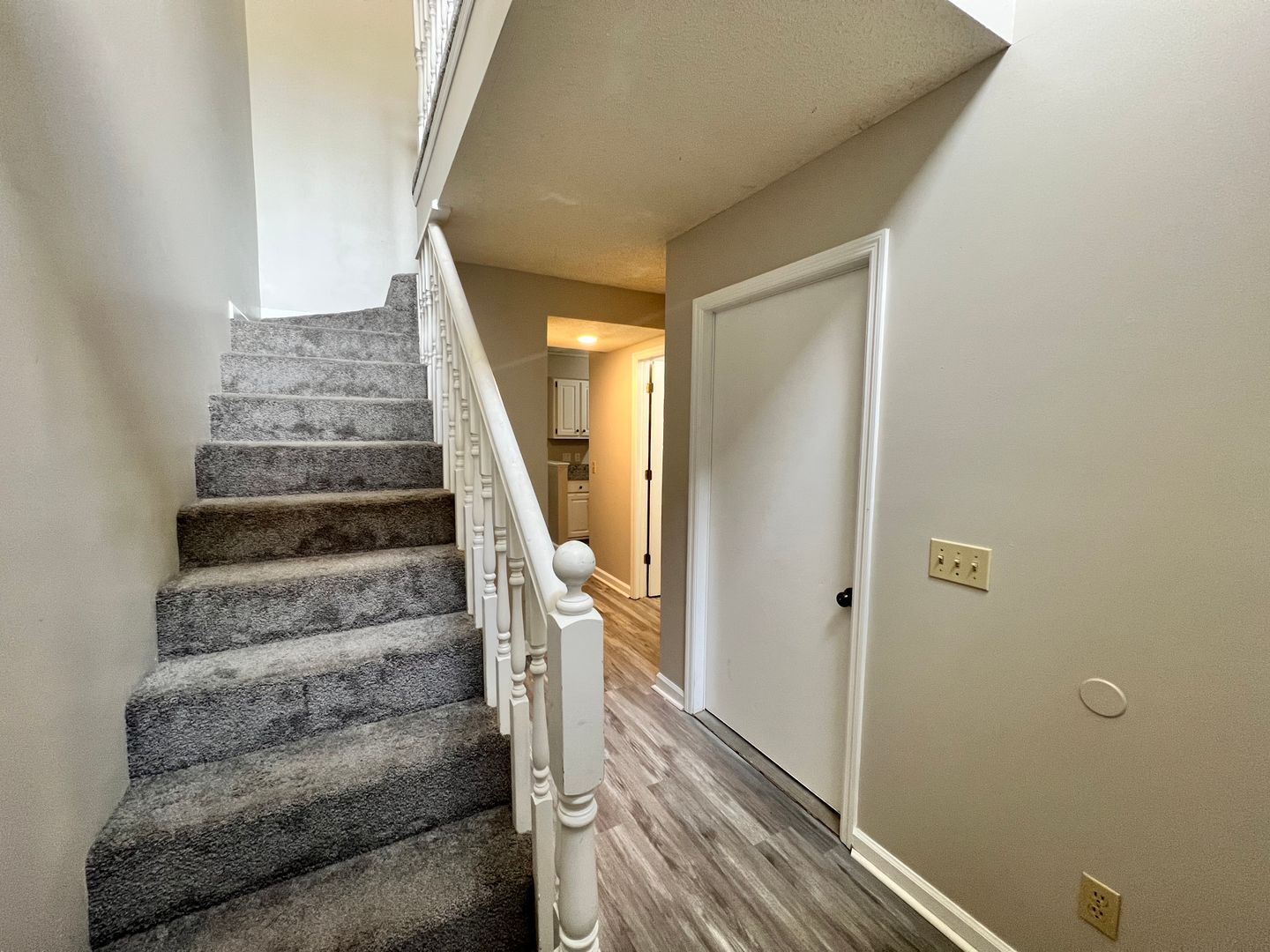 Building Photo - 575 Heritage Ct