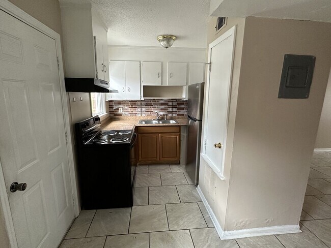 Building Photo - 1307 County Home Rd