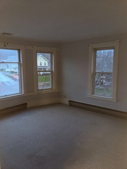 Building Photo - 701 Main St