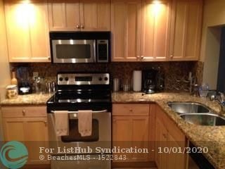 Building Photo - 110 Lake Emerald Dr