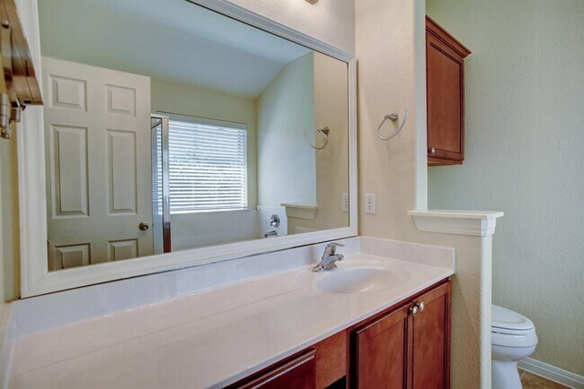 Building Photo - 208 Wildcat Dr