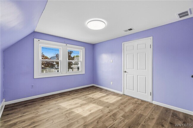 Building Photo - 25 Parkridge Ave