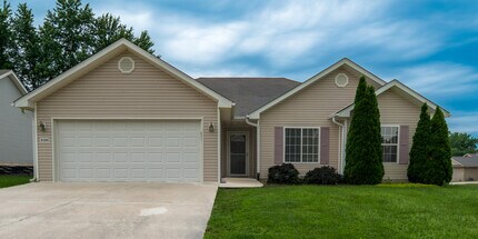 Building Photo - 5104 Opal Dr