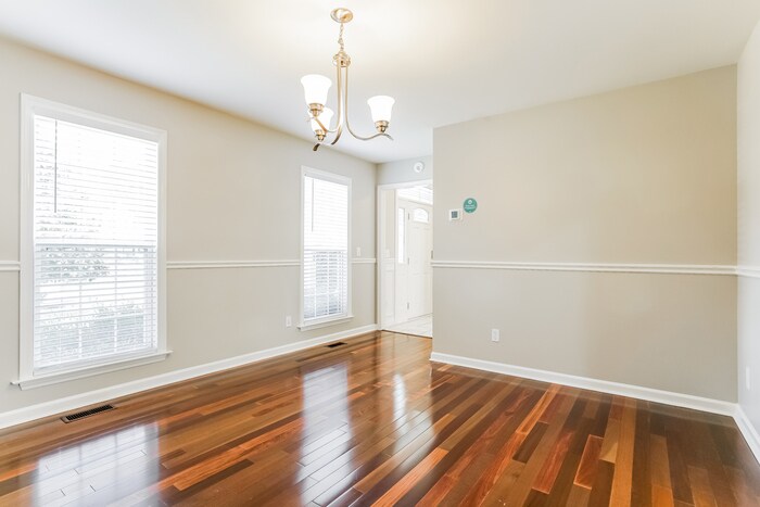 Building Photo - 6333 Willowlawn Dr