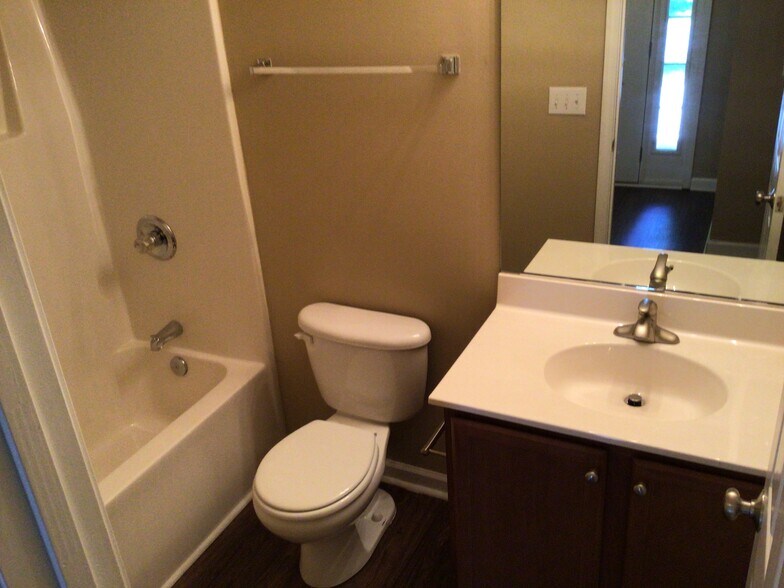 Building Photo - 5117 Oakhurst Park Ct