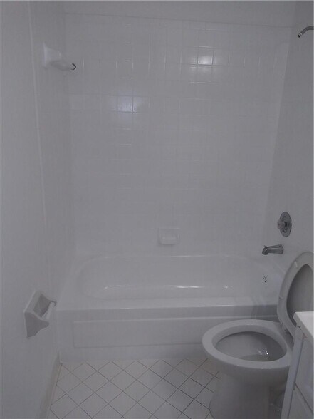 Building Photo - 3437 NW 44th St