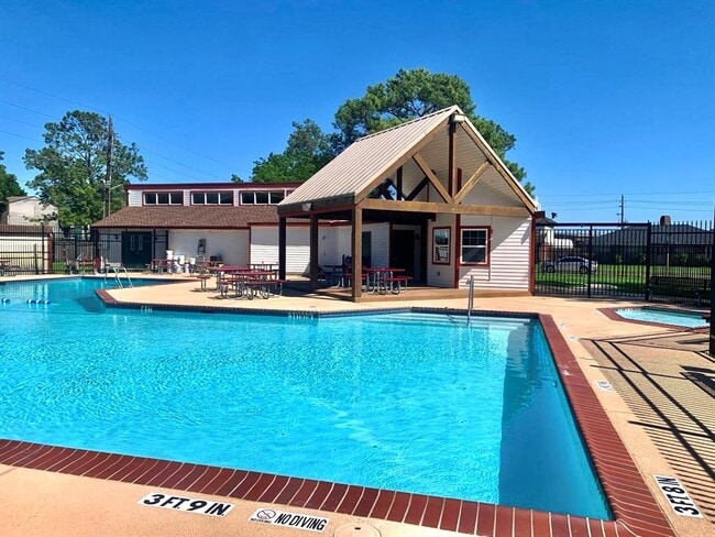 Building Photo - 13815 Glade Hollow Dr
