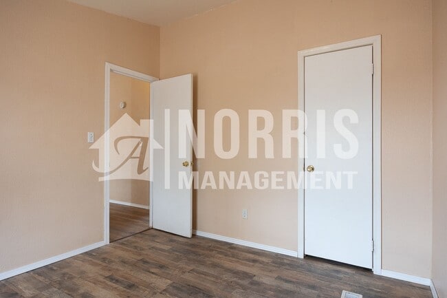 Building Photo - Acreage, NO HOA, So Much Room!