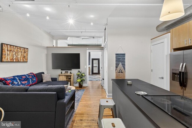 Building Photo - 200 Lincoln Ave