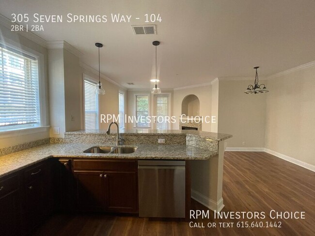 Building Photo - 305 Seven Springs Way