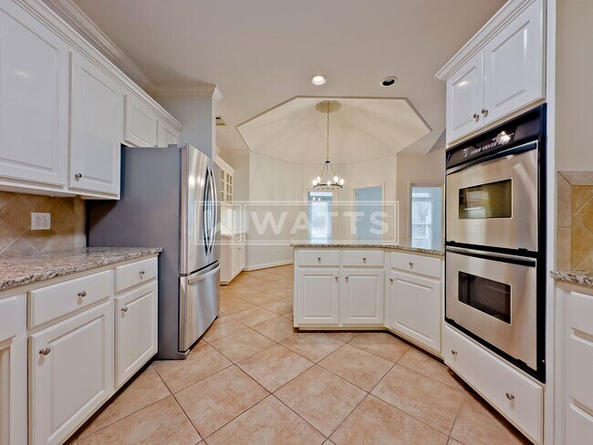 Building Photo - Spacious 3-Bed, 2-Bath Riverchase Garden Home