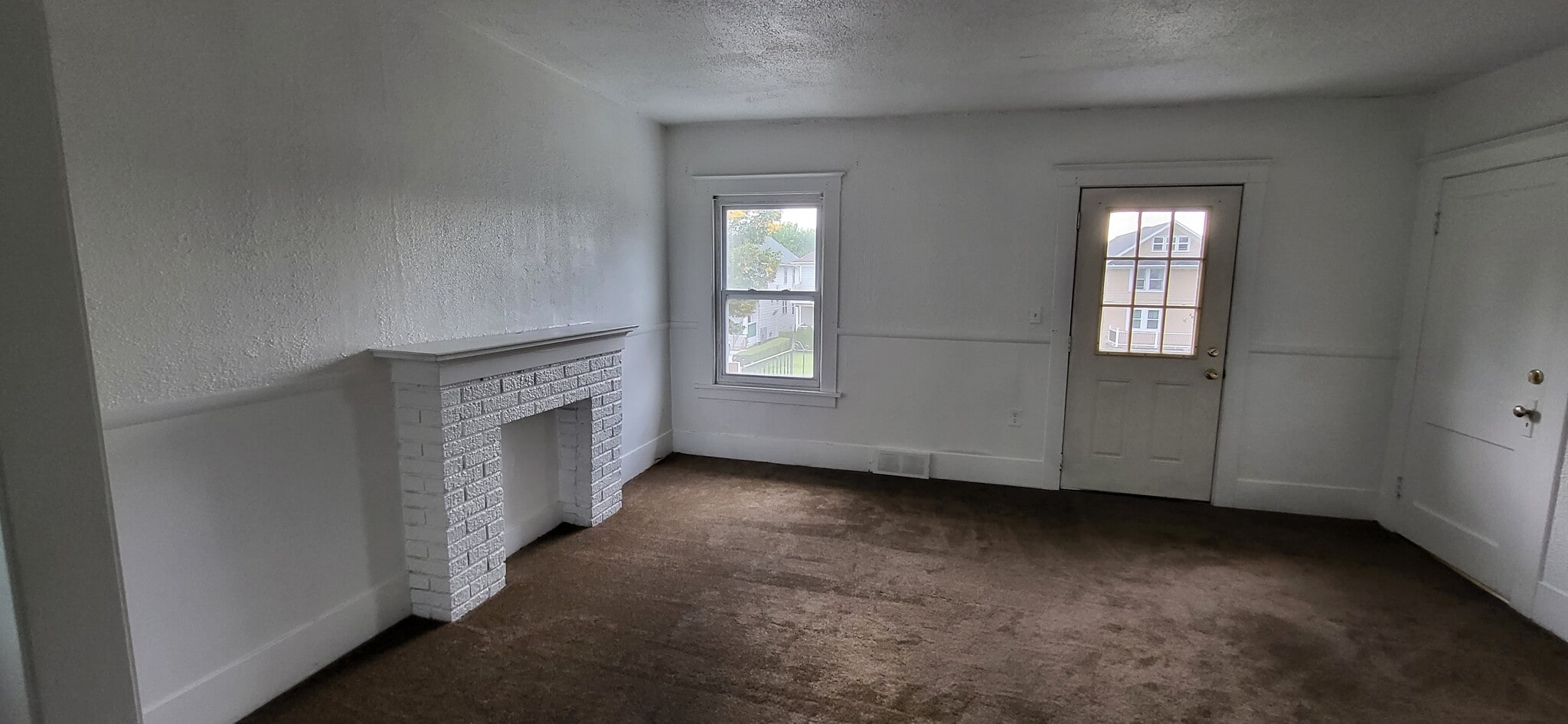 Building Photo - 281 Crestwood Ave