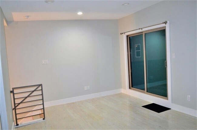 Building Photo - 1708 Winter St