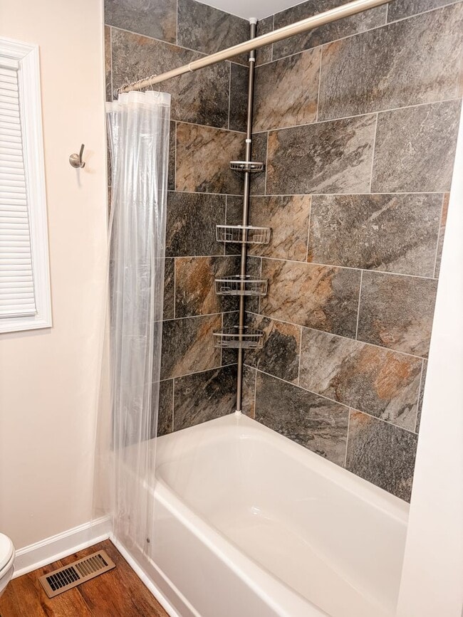 Building Photo - 609 E Chelly St