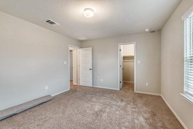 Building Photo - 3651 Sandy Brook Dr