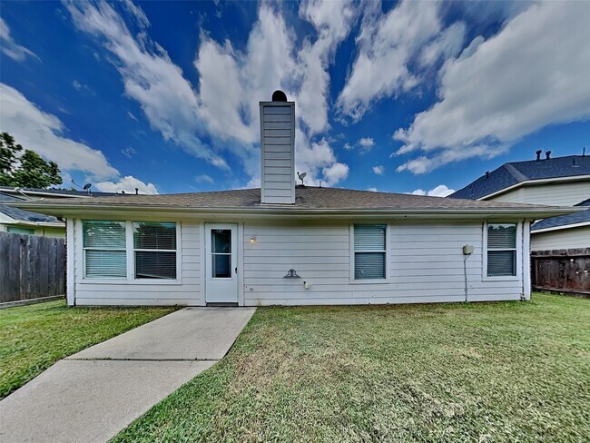Building Photo - 6019 Skyhaven Ln