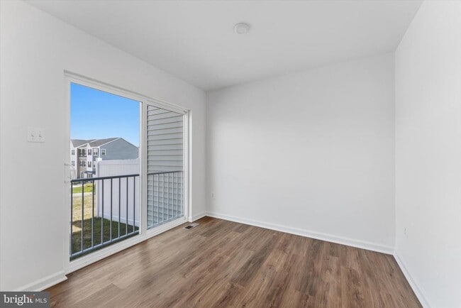 Building Photo - 501 Fontana Cir