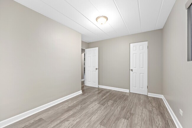 Building Photo - 332 Maple Ave