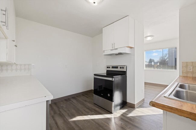 Building Photo - 1517/1519 Thayer Dr