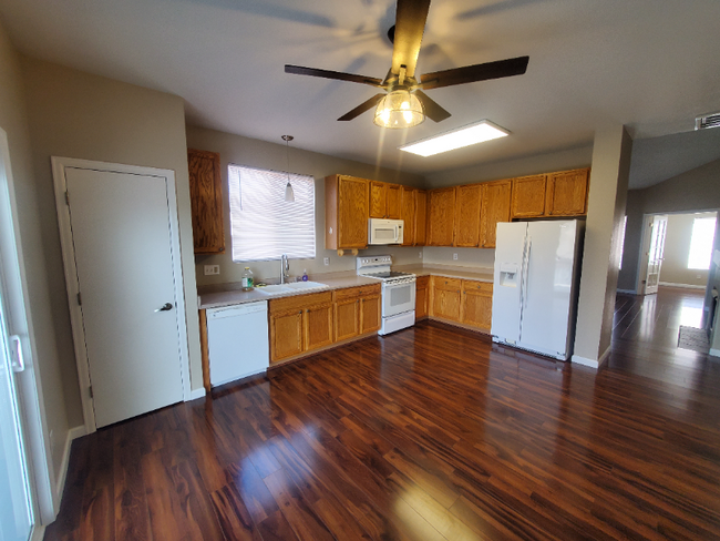 Building Photo - 19483 E Hollow Creek Dr