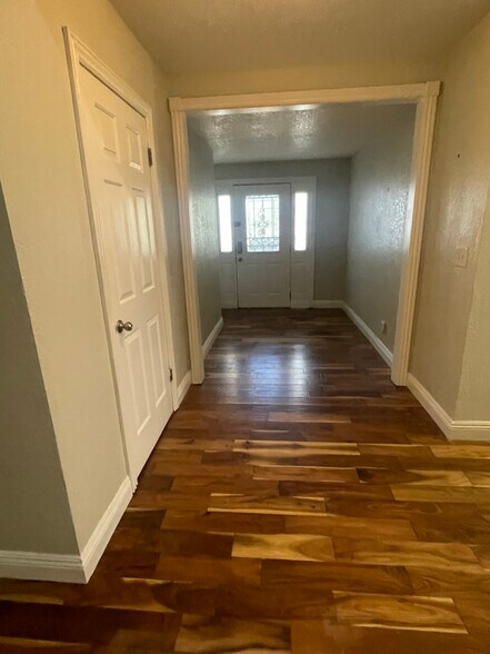 Building Photo - 11921 Bryant St