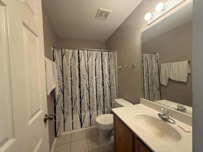 Building Photo - 2914 Rutland Cir