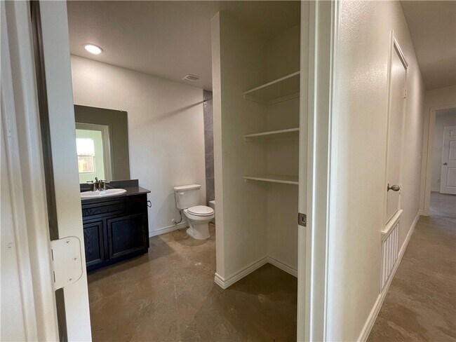 Building Photo - 2404 Duntov Dr