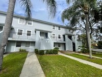 Building Photo - 7113 E Bank Dr