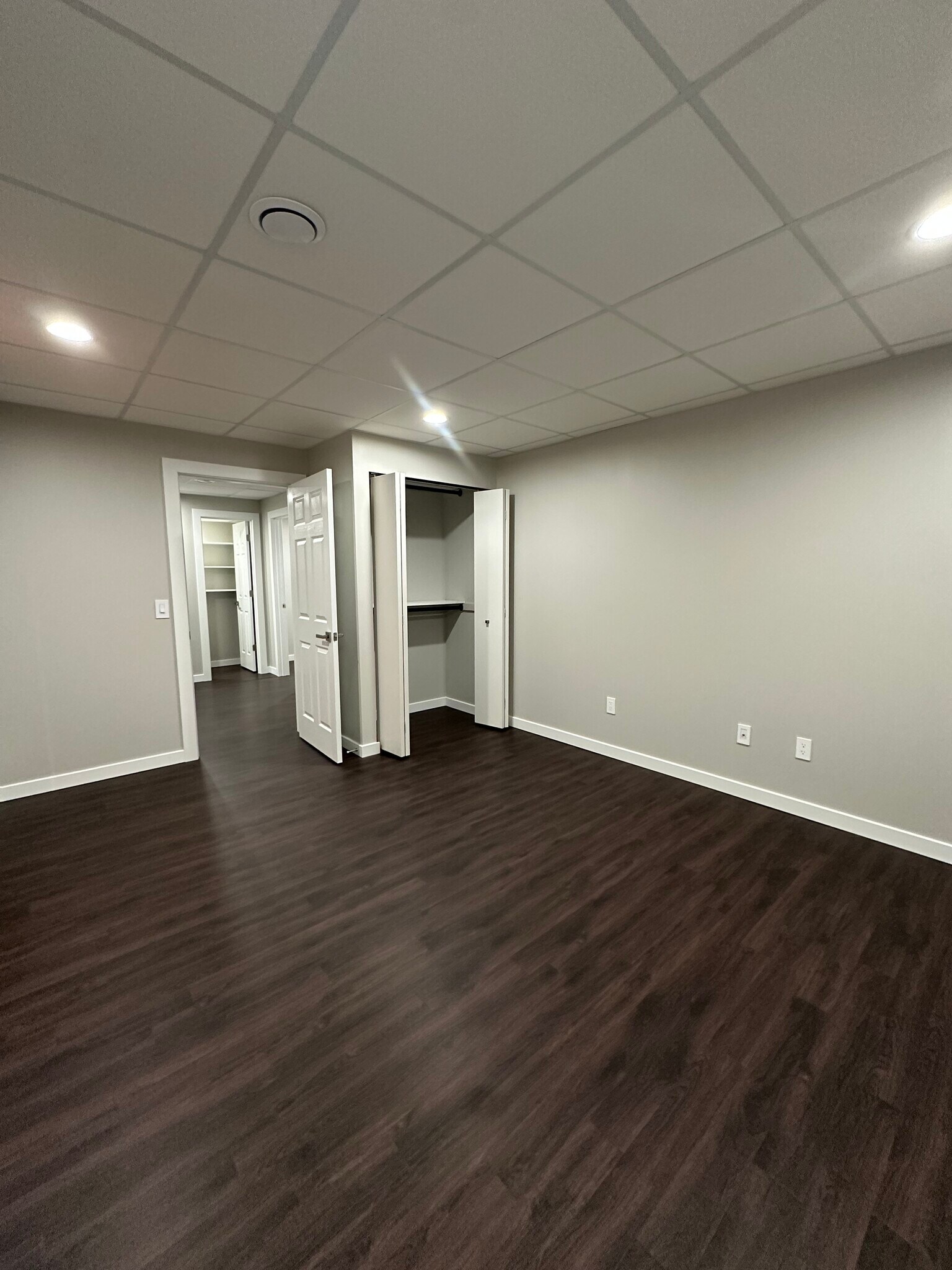 Building Photo - 2571 Woodmeadow Dr SE