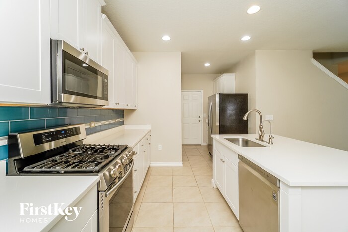 Building Photo - 10430 Rosalina Lp