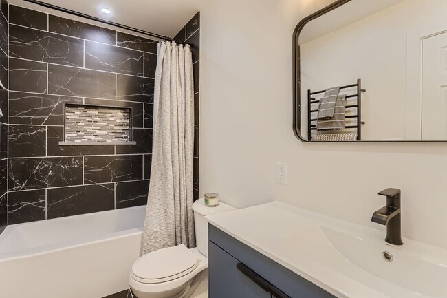 Building Photo - GORGEOUS 4BD/ 3BA MOUNTAIN HOME in Boulder, CO- Available 7/10/26!
