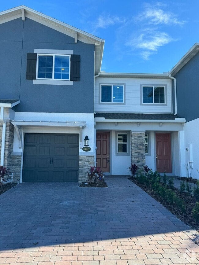 Building Photo - GATED 3 BEDROOM, 2.5 BATHROOM IN OVIEDO