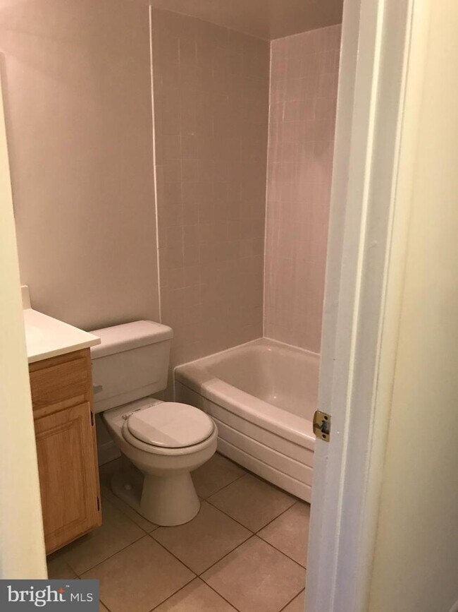 Building Photo - 7821 Enola St