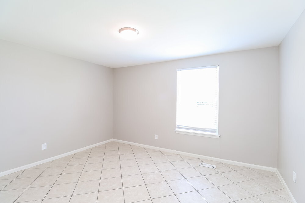 Building Photo - 3204 Old House Cir