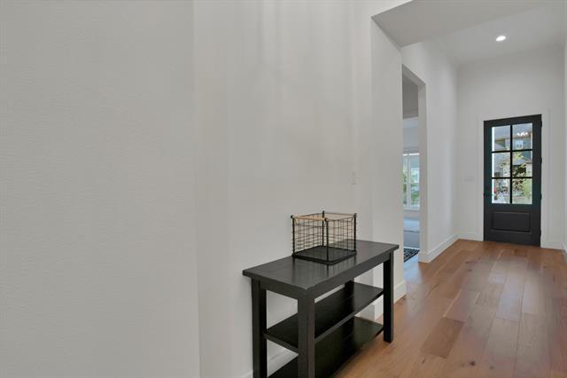 Building Photo - 263 Observation Dr W