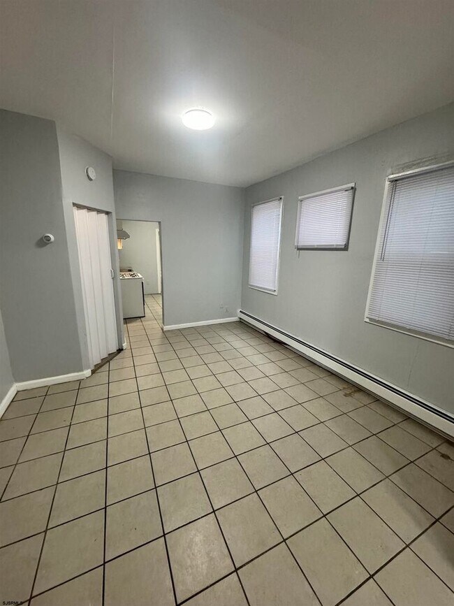 Building Photo - 4013 Ventnor Ave