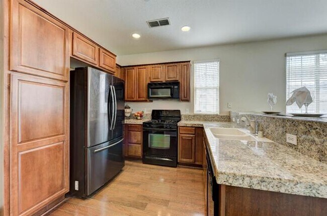 Building Photo - 1010 Dante Cir