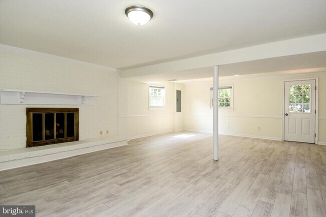 Building Photo - 7513 Sebago Rd