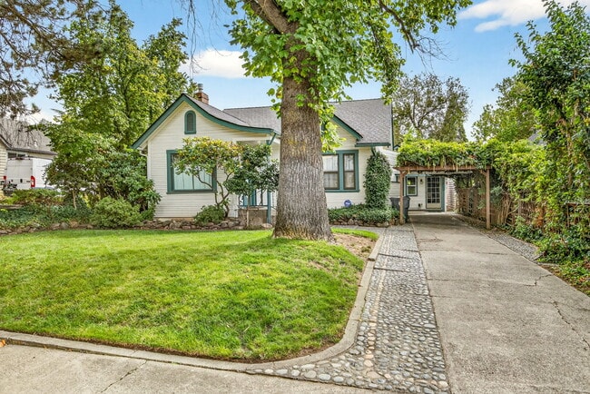 Building Photo - 1306 Reddy Ave