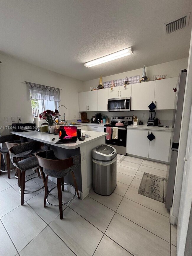 Building Photo - 355 NW 12th Ave